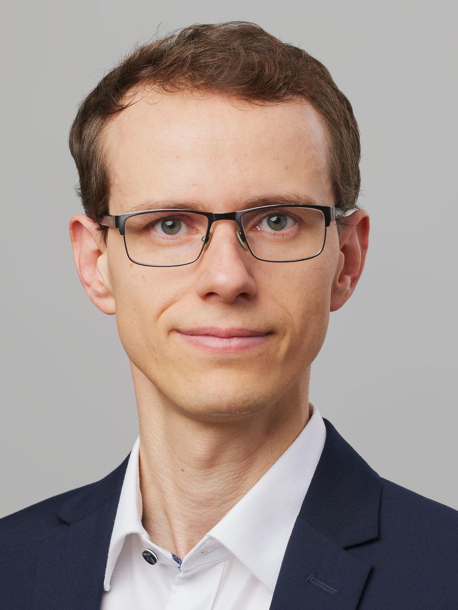 Prof. Dr.  Benedikt Soja